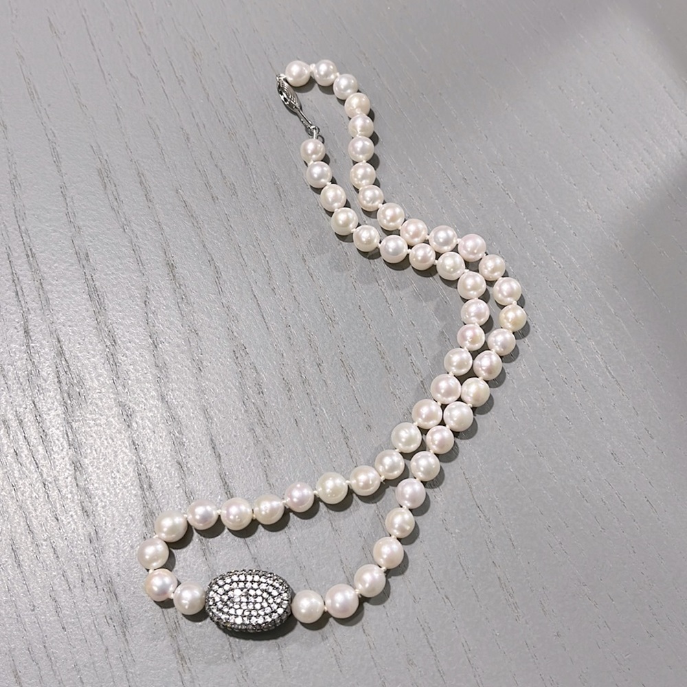 Pearl necklace